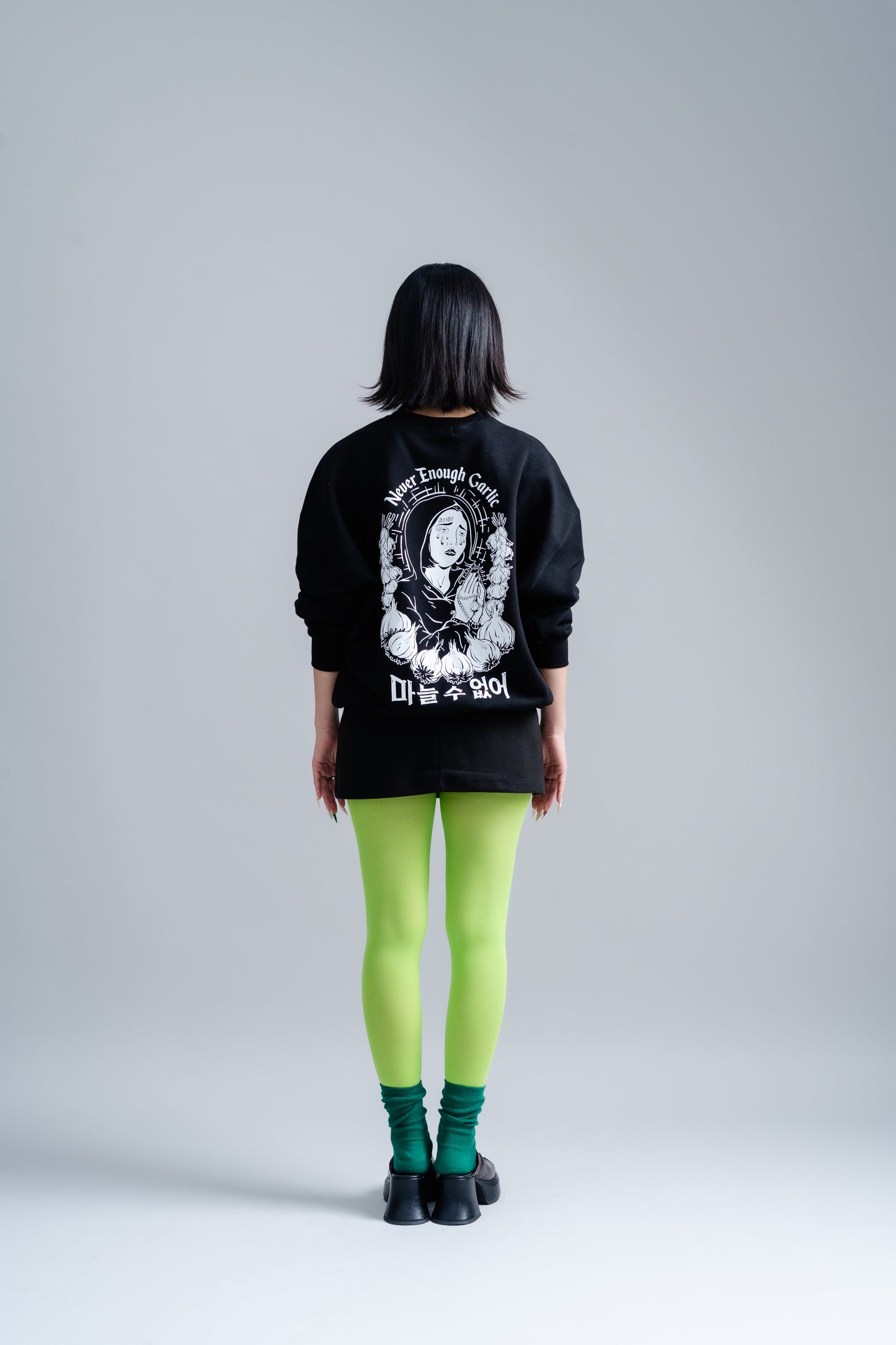NEVER ENOUGH GARLIC SWEATSHIRT BLACK